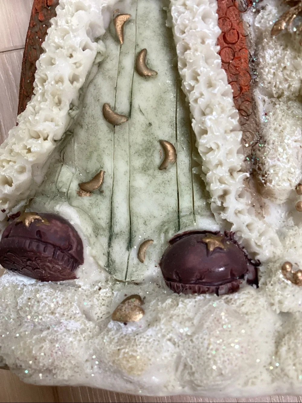 Celestial Musical Santa Holiday Basketweave Resin Planter Gold Harp Trumpet